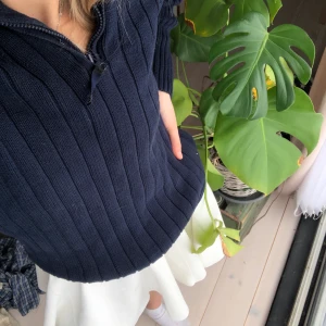 Blå Zipup tröja  - Marinblå zipup ”hoodie” från kappahl i storlek S🦋🦋