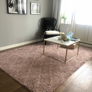Matta - Rosa matta från Ellos, köptes för 3000kr mått : 290x200 meter 