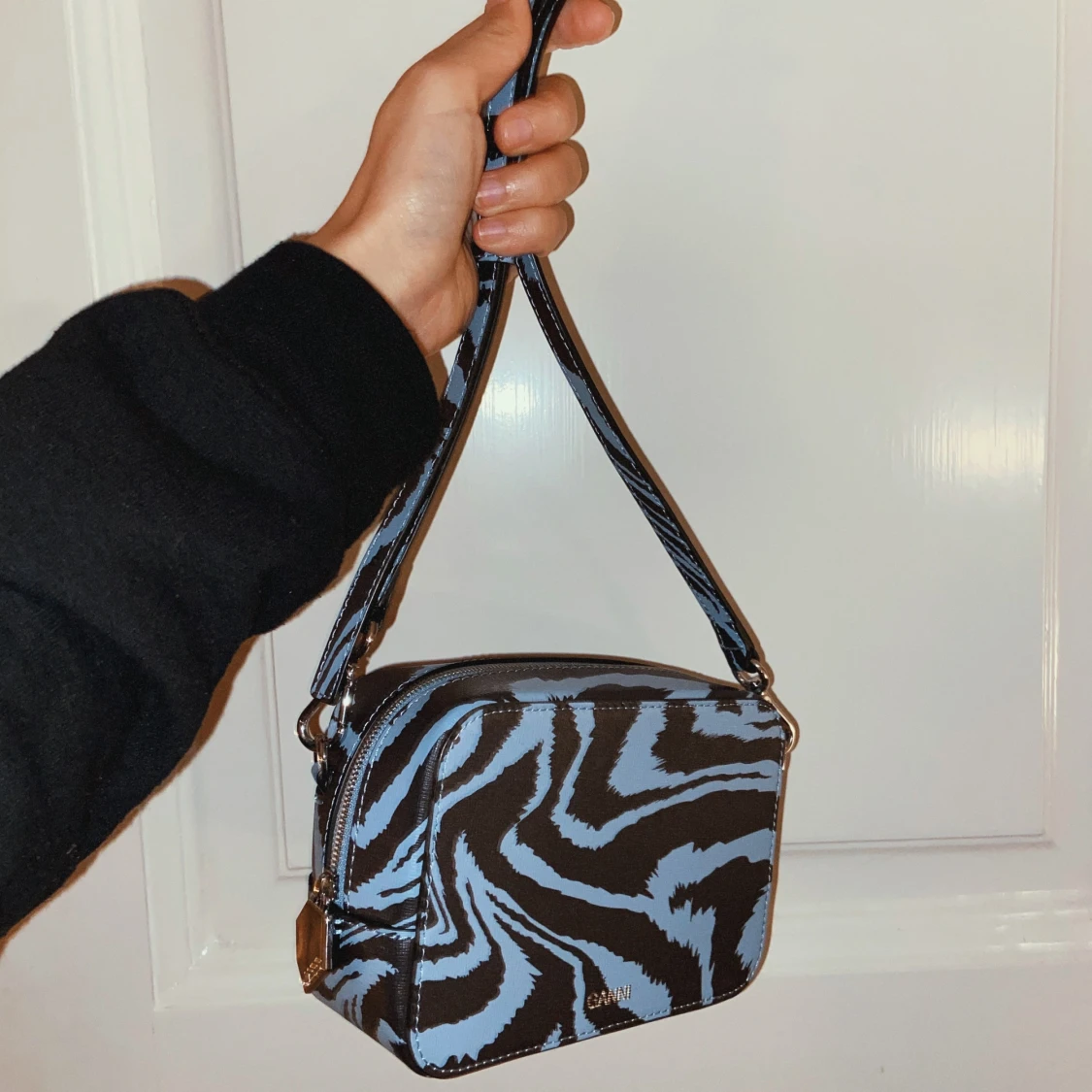 Ganni väska i skinn