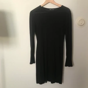 Svart klänning  - Helt vanlig svartklänning