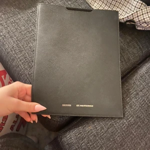 Clutch don Donna  - Svart oanvänd cloutch från don Donna 