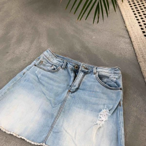  - Jeanskjol från zara girls! Supersöt🤩