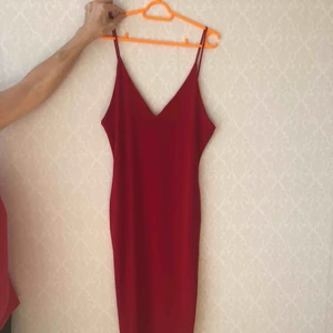 Röd klänning - Oanvänd!
