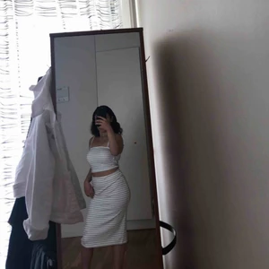  - Väldigt fin set som sitter fint på kroppen och framhäver din form. Storlek S och köpt från Nelly 🌸