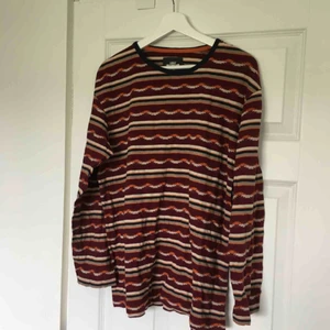  - Fint mönstrad tröja i bra skick! 