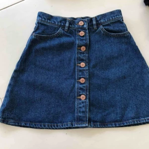  - Jeanskjol från Monki! Aldrig använd ☀️