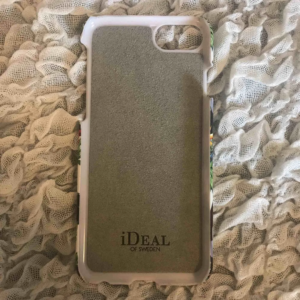 iPhone 7/8 skal från Ideal Of Sweden! Skalet är i nyskick. Accessoarer.