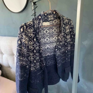  - Äkta oddmolly tröja i storlek 0/ XS 