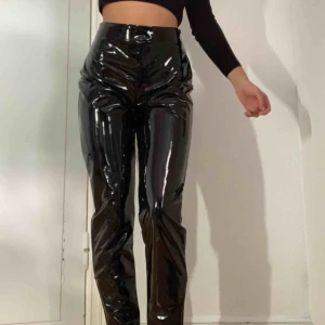  - Latex byxor.  Strl S, oanvända pga för små☺️ ( lånad bild )