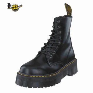  - Dr martens i modellen ”Jadon”, lite för små för mig därav säljer jag dom. Endast använda 3-4 gånger så dom är i nyskick! Kan absolut skicka bilder på skorna också men är inte hemma för tillfället och vill få ut annonsen för att se intresset först! :)
