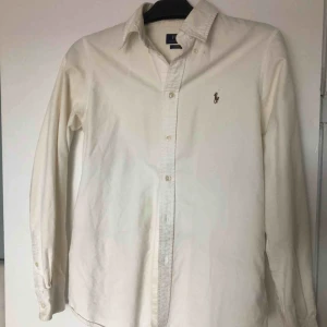  - Vit skjorta från Ralph Lauren 