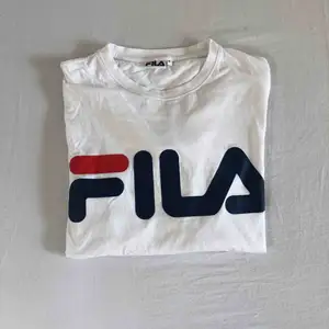 Långärmad Fila t-shirt i fint skick! Stl M