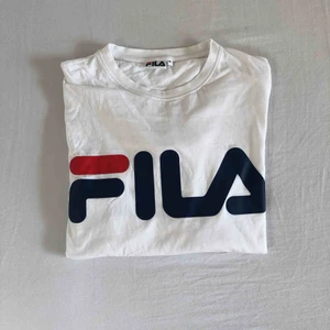  - Långärmad Fila t-shirt i fint skick! Stl M