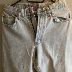 Superfina jeans från Davy’s, ljusblå tvätt som är superfin!!💥💥 Storlek W28 L30