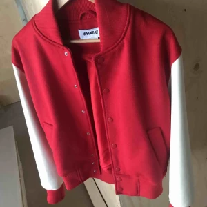  - Super fin Baseball Jacket ifrån Weekday. Använd Max 2 gånger