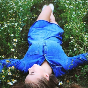  - Frakt ingår i priset. Jeansklänning från Zara. Jag är en 36/38 upptill men den är lite tight vid axlarna på mig.