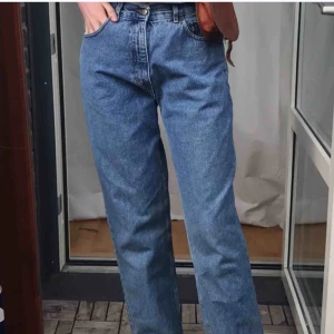  - Jag köpte dessa jeans men det passade tyvärr mig inte. Säljer vidare för samma pris + frakt <3