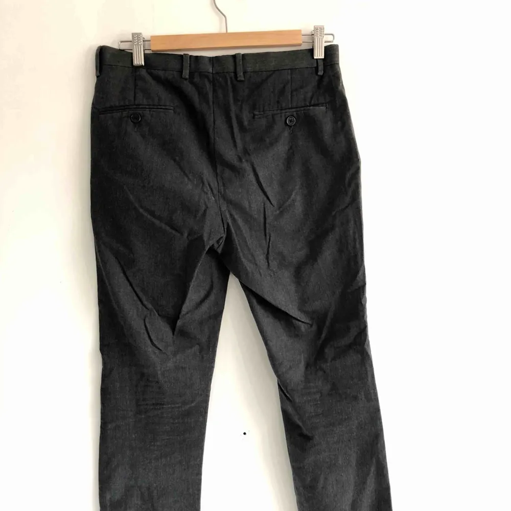 Mörka byxor 🐧 kan mötas upp i Jönköping annars står köparen för frakten. Jeans & Byxor.