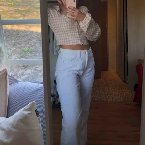  - jättefina manchesterbyxor från Zara i superskick, inga fläckar osv 🥰 jag är oftast S i kläder o de är litelite stora för mig. Sitter verkligen snyggt på! 