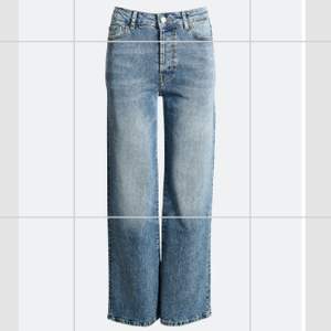 Säljer dessa JP Wide Epic jeans från Bikbok, dem är helt slutsålda, både online och i butik! Nypris 599. Helt nya och aldrig använda, endast provade! De var tyvärr för små på mig, alla prislappar är kvar. Först till kvarn!💙 