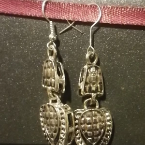 Örhängen  - Bra skick. Frakt tillkommer 