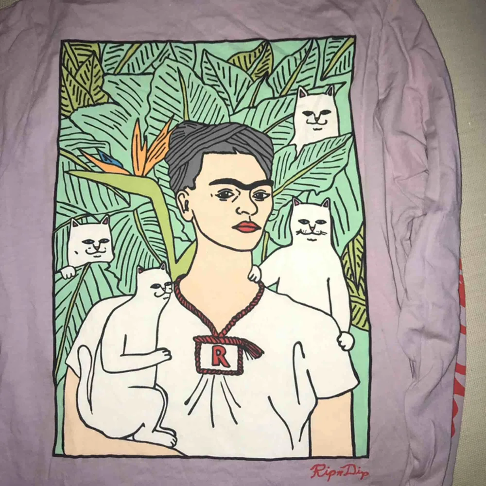 Långärmad tröja från ripndip med Frida Kahlo på ryggen 😍😍😍. Tröjor & Koftor.