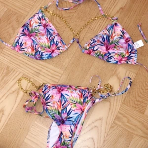 Oanvänd bikini - Jättefin bikini, helt oanvänd då den tyvärr är för stor för mig. Minns inte vad märket heter. Priset kan diskuteras!