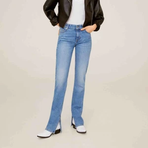  - Säljer mina byxor från mango!💕 använda ett fåtal gånger, så de är inte slitna.😝 högst bud får dem!🤪😋 kontakta för fler bilder eller frågor!💖