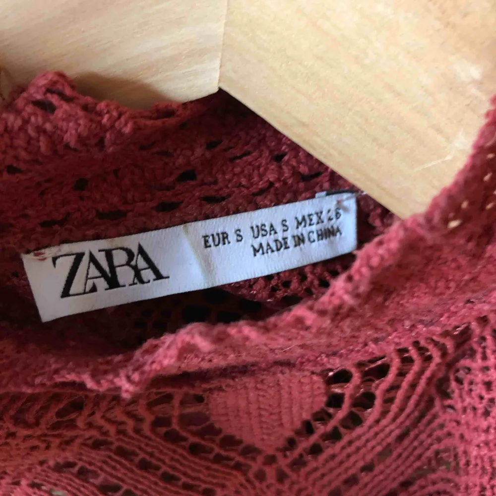 Snygg tröja från Zara stl S, som ny 150kr ink frakt 🌸 . Toppar.