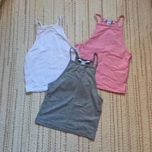  - Tre linnen från Nelly trend i snygg modell. Nyskick! 1 för 30kr eller alla tre för 80kr