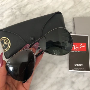  - RayBan modellen Aviator. Fodral, putsduk ingår. Endast prövade.