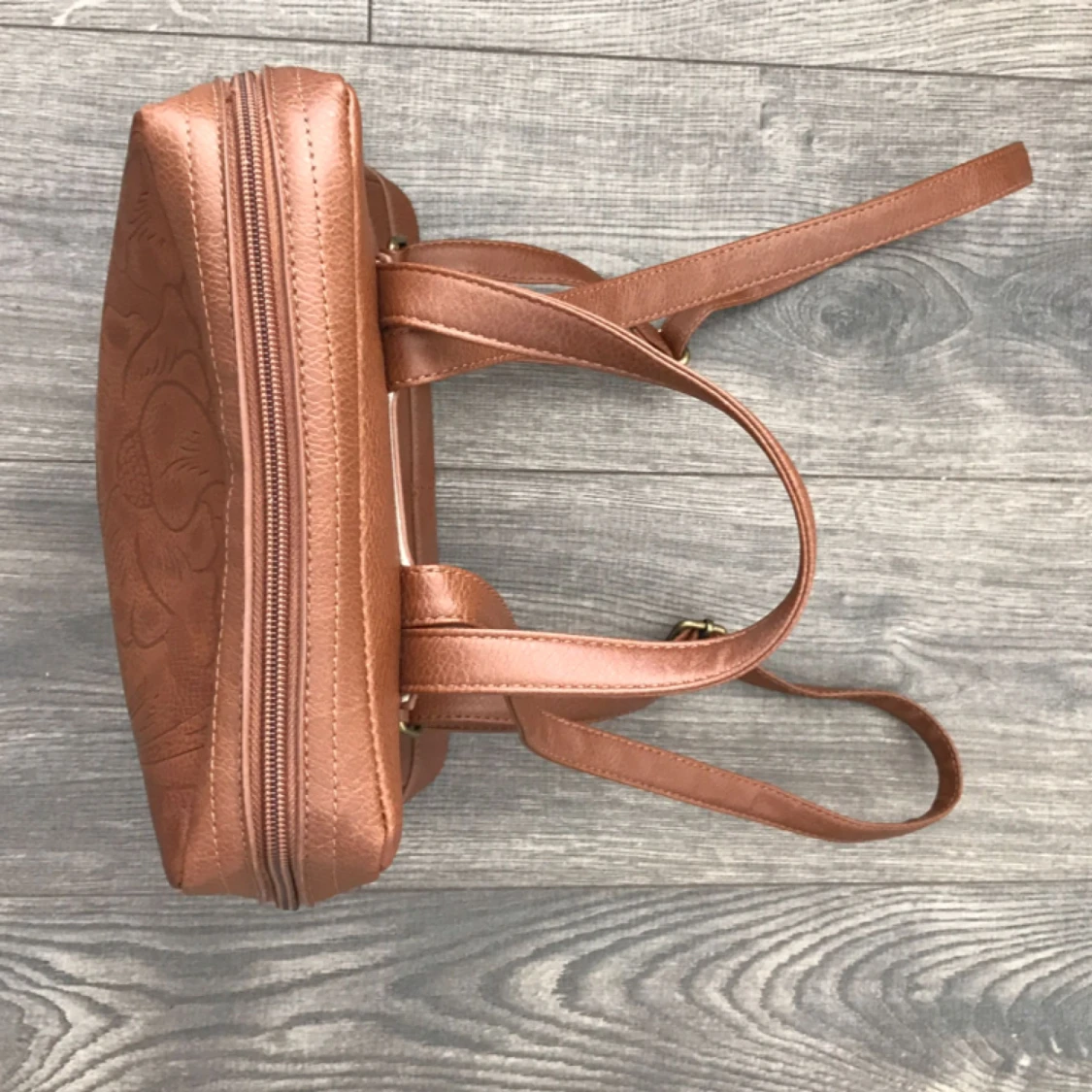 En fin brun färgad väska till salu - 91