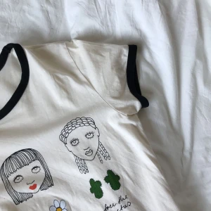  - T-shirt med tryck  ❗️fri frakt❗️ Skickar gärna fler bilder 😊