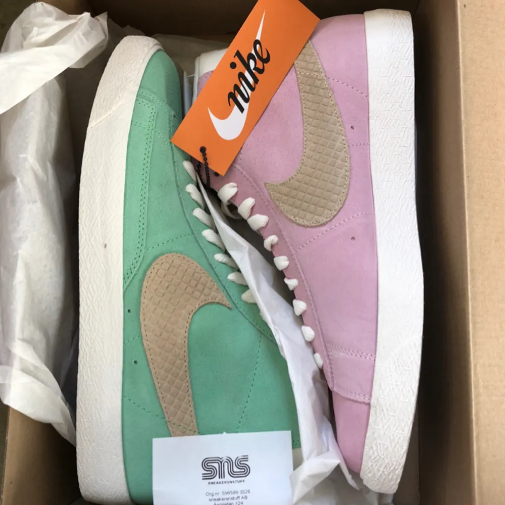 Ett par oanvända sällsynta Nike Blazer Mid Premium Vintage. Nypris 1800kr. . Skor.