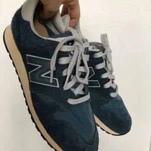  - Oanvända New Balance 520, säljes pga fel storlek.  Möts upp i Stockholm eller så står köparen för frakt