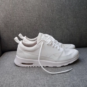  - Köparen står för frakt! Fina Nike air max thea
