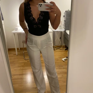 Body - En body ifrån Gina tricot super fin, storlek S säljer för 150kr 