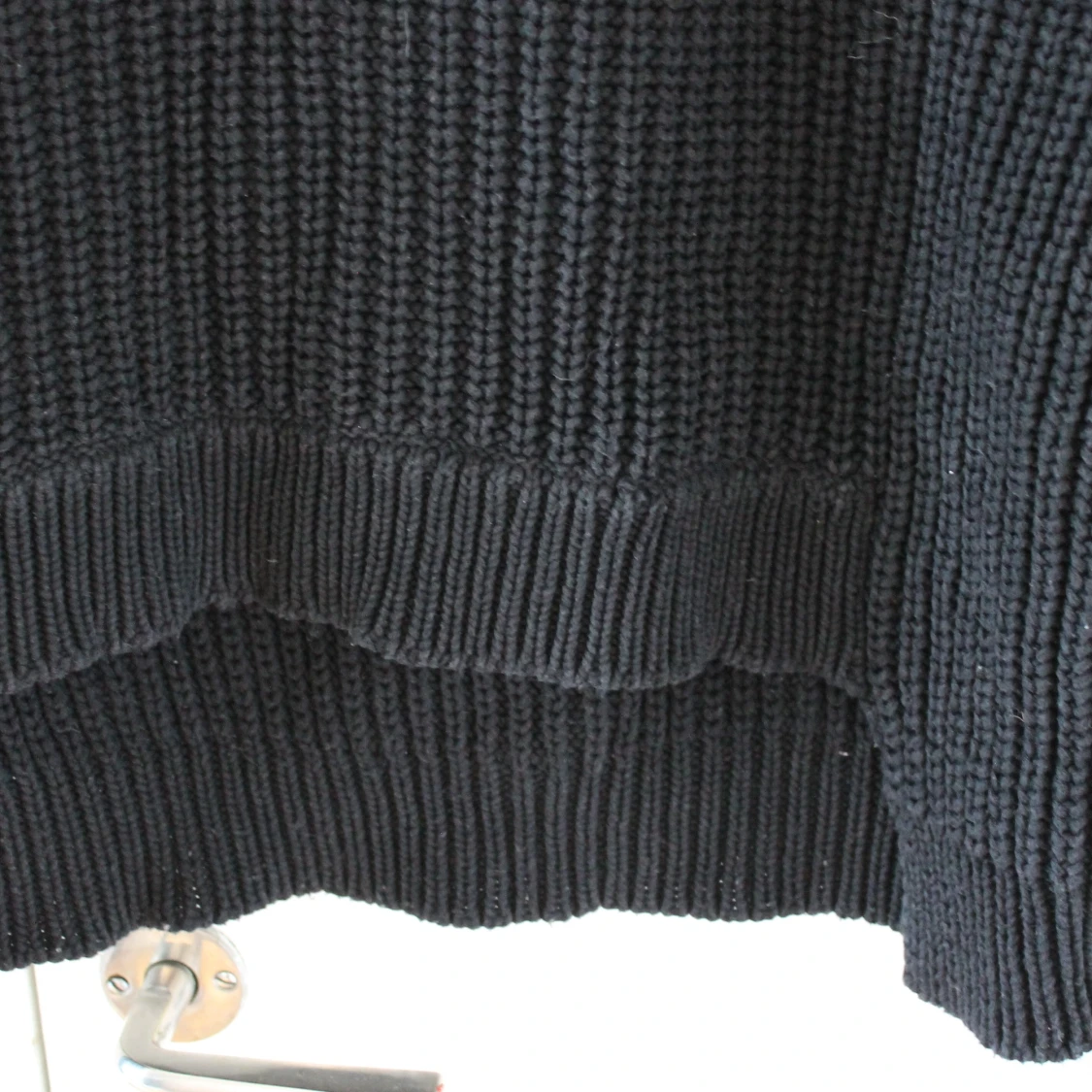 Svart stickadtröja - 91