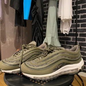 Nike Air Max 97 Camo - Skit snygga knappt använda pga för liten storlek:( nypris 2000, pris kan diskuteras