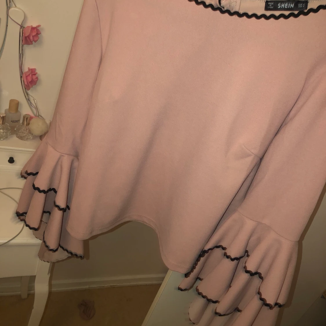 Söt Blus med ”ballonärmar”