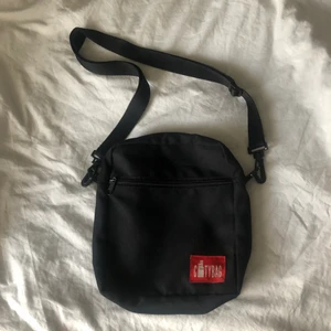City Bag - (23 cm lång), frakten igår ❤️🖤