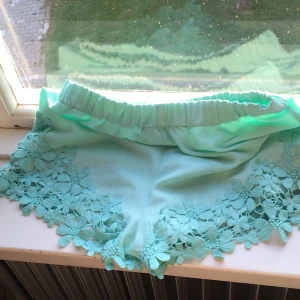  - Mintgröna shorts från zara , aldrig använda