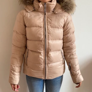 Vinterjacka  - Vinterjacka från Ver De Terre. I storlek 14 år, jackan är i mycket gott skick. 