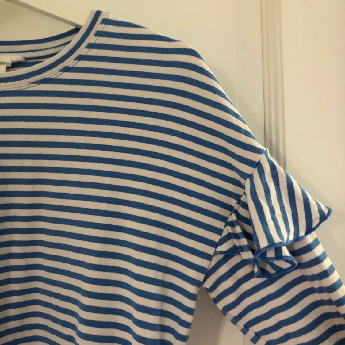 Fin randig tröja  - 90