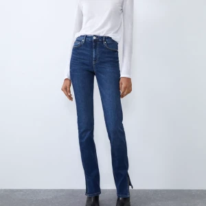 Zara jeans med split - Storlek 38