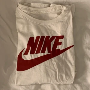Nike tisha - Nike t-shirt i storlek S, fint skick ❤️