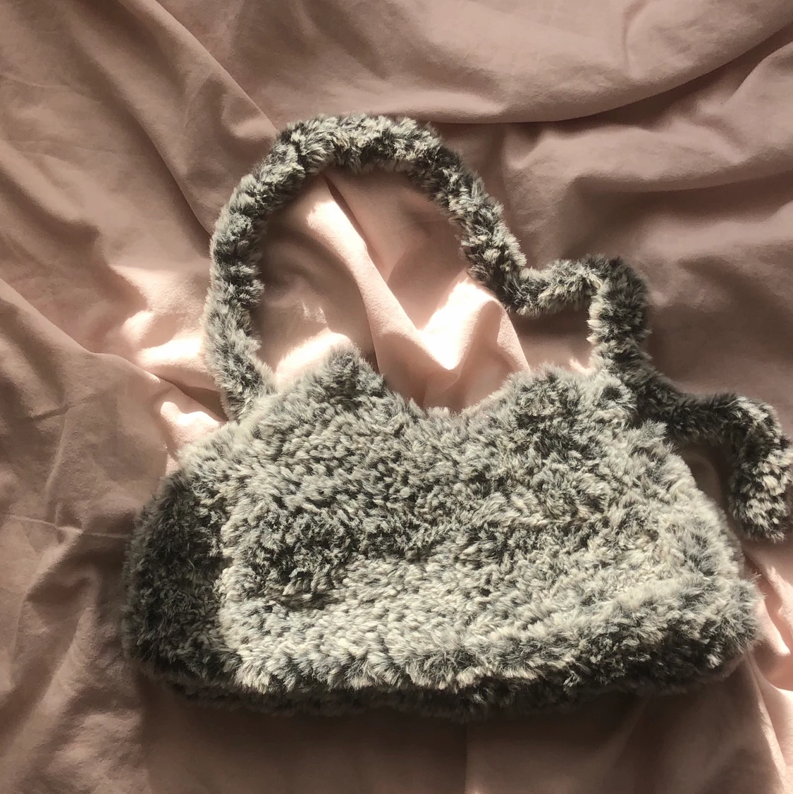 Virkad fluffig väska 💖 - 91