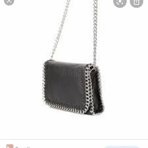 Kedjeväska  -  Som ny❤️