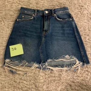Jeans kjol - Använd 1 gång, som ny! Fler bilder går att få! 