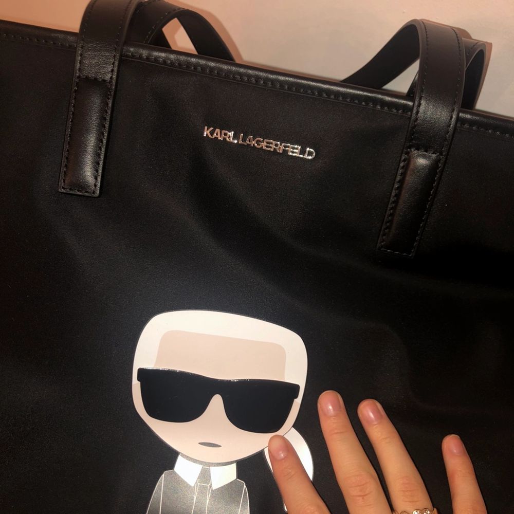 Karl Lagerfeld shopping väska | Plick Second Hand